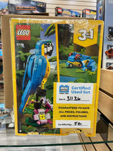 31136 Exotic Parrot