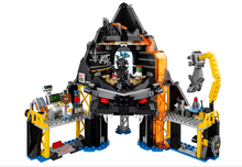 70631 Garmadon's Volcano Lair