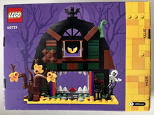 40721 Halloween Barn