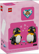 40886 Penguins in Love