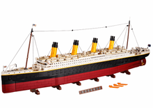 10294 UCS Titanic